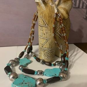 Necklace Turquioise and Wood 11"